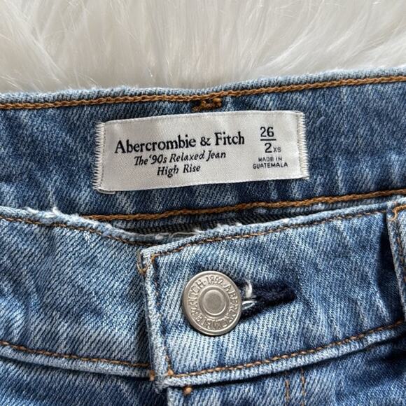 Abercrombie The 90’s Relaxed High Rise Jeans - Picture 4 of 8